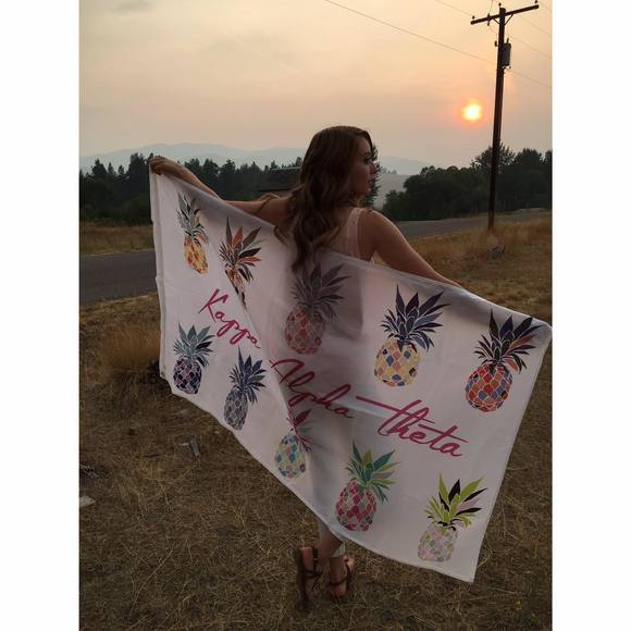 Meet your Posher, Madison - Picture 1 of 1